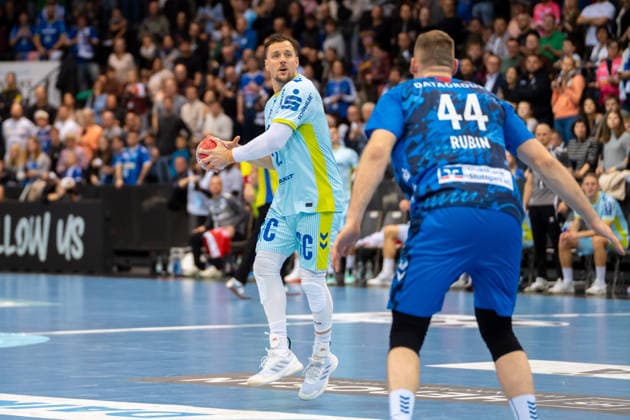 Handball I Herren I Saison 2025-2026 I Bundesliga I 18. Spieltag I TVB Stuttgart - VfL Gummersbach I 21.12.2025 Kentin Mahe (22, VfL Gummersbach) Stuttgart Porsche Arena Baden-Württemberg Deutschland Copyright: xLobeca MaxxPetershansx