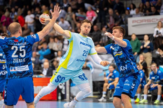 Handball I Herren I Saison 2025-2026 I Bundesliga I 18. Spieltag I TVB Stuttgart - VfL Gummersbach I 21.12.2025 Kentin Mahe (22, VfL Gummersbach) im Wurf Stuttgart Porsche Arena Baden-Württemberg Deutschland Copyright: xLobeca MaxxPetershansx