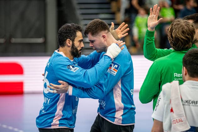 Handball Bundesliga; HSG Wetzlar - ThSV Eisenach, 21.12.25 Karim Hendawy (HSG Wetzlar, 66), Anadin Suljakovic (HSG Wetzlar, 12) Handball Bundesliga; HSG Wetzlar - ThSV Eisenach: Wetzlar, 21.12.25 Copyright: xBEAUTIFULxSPORTS Roeczeyx