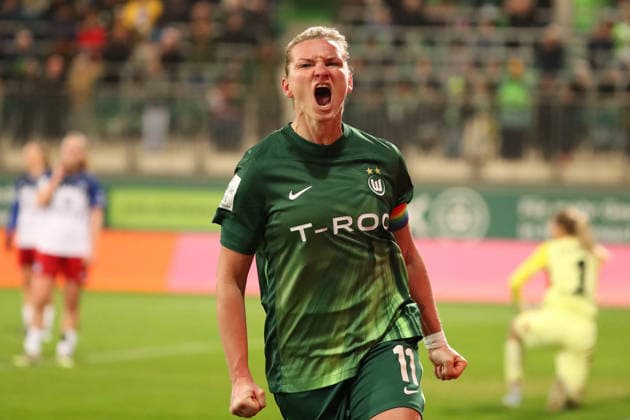 VfL - HSV, BL Frauen Wolfsburg, 21.12.2025, FUßBALL - VfL Wolfsburg vs. Hamburger SV, Google Pixel Frauen-Bundesliga, Saison 2025 26. Alexandra Popp (VfL Wolfsburg) jubelt nach ihrem Tor zum 2:1. Wolfsburg