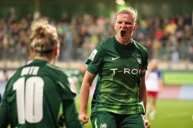 VfL - HSV, BL Frauen Wolfsburg, 21.12.2025, FUßBALL - VfL Wolfsburg vs. Hamburger SV, Google Pixel Frauen-Bundesliga, Saison 2025 26. Alexandra Popp (VfL Wolfsburg) jubelt nach ihrem Tor zum 2:1. Wolfsburg
