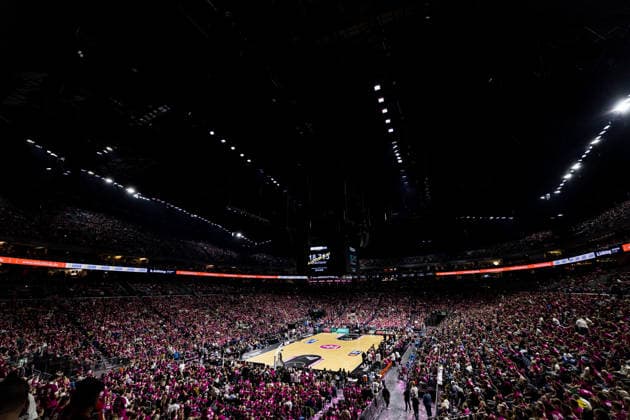 easyCredit Basketball Bundesliga: Telekom Baskets Bonn - FC Bayern München; 21.12.2025 Ausverkauftes Haus in der LANXESSarena: Fast 19.000 Zuschauer verfolgen das Spiel easyCredit Basketball Bundesliga: Telekom Baskets Bonn - FC Bayern München, Köln, LANXESSarena am 21.12.2025 Copyright: xBEAUTIFULxSPORTS Wunderlx