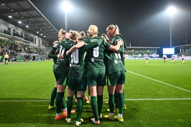 Fußball I Frauen I Saison 2025-2026 I Bundesliga I 14. Spieltag I VfL Wolfsburg - Hamburger SV I 21.12.2025 Torjubel VfL Wolfsburg nach dem Führungstor zum 2:1 durch Popp Wolfsburg AOK Stadion Niedersachsen Deutschland Copyright: xLobeca InesxHähnelx