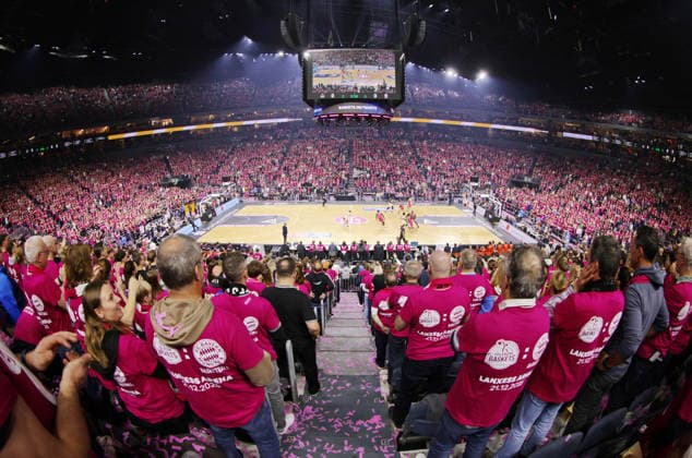 Telekom Baskets Bonn vs. FC Bayern München Basketball Rekordspiel vor über 19.000 Zuschauern in der Lanxess Arena (Kölnarena, Koelnarena) 31. Speiltag - Saison 2025 26