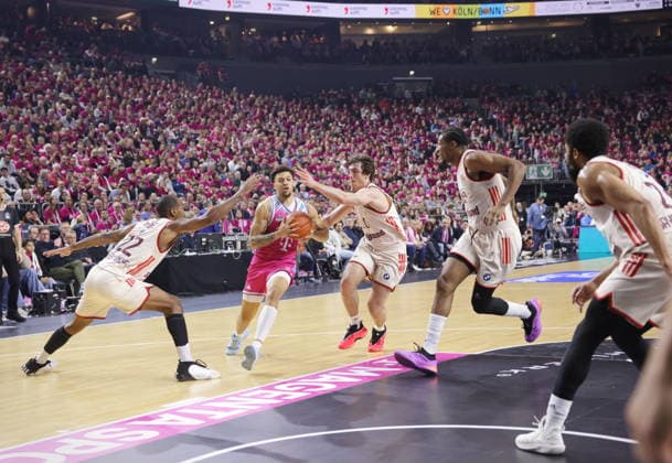 Alijah Comithier Telekom Baskets Bonn vs. FC Bayern München Basketball Rekordspiel vor über 19.000 Zuschauern in der Lanxess Arena (Kölnarena, Koelnarena) 31. Speiltag - Saison 2025 26