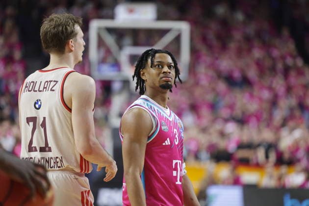 Zachery Cooks Telekom Baskets Bonn vs. FC Bayern München Basketball Rekordspiel vor über 19.000 Zuschauern in der Lanxess Arena (Kölnarena, Koelnarena) 31. Speiltag - Saison 2025 26