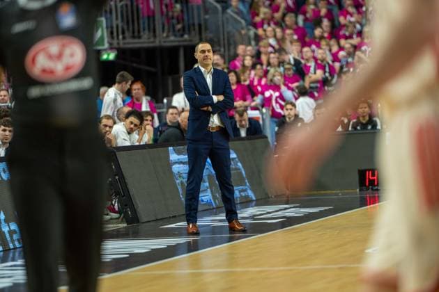Marko Stankovic, Cheftrainer, Headcoach, (Telekom Baskets Bonn), , Telekom Baskets Bonn vs. FC Bayern Basketball, Basketball, BBL, 31. Spieltag, 21.12.2025 Koeln Nordrhein-Westfalen Deutschland