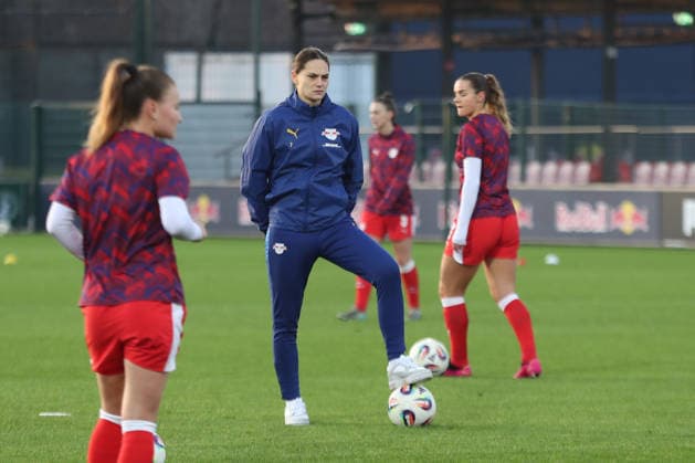 Google Pixel Frauen-Bundesliga, RB Leipzig - 1. FC Köln; 21.12.2025 Giovanna Hoffmann (7, RB Leipzig). Fußball, Google Pixel Frauen-Bundesliga, Saison 2025 2026, 14. Spieltag: RB Leipzig vs. 1. FC Köln am 21.12.2025, Trainingszentrum Cottaweg, Leipzig. DFB REGULATIONS PROHIBIT ANY USE OF PHOTOGRAPHS AS IMAGE SEQUENCES AND OR QUASI-VIDEO. Copyright: xBEAUTIFULxSPORTS JanxKaeferx