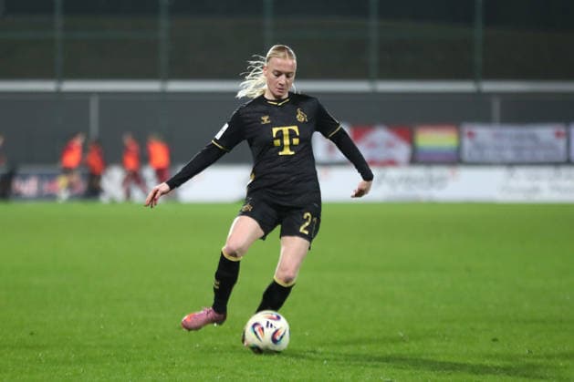 Google Pixel Frauen-Bundesliga, RB Leipzig - 1. FC Köln; 21.12.2025 Anna Gerhardt (21, 1. FC Köln). Fußball, Google Pixel Frauen-Bundesliga, Saison 2025 2026, 14. Spieltag: RB Leipzig vs. 1. FC Köln am 21.12.2025, Trainingszentrum Cottaweg, Leipzig. DFB REGULATIONS PROHIBIT ANY USE OF PHOTOGRAPHS AS IMAGE SEQUENCES AND OR QUASI-VIDEO. Copyright: xBEAUTIFULxSPORTS JanxKaeferx