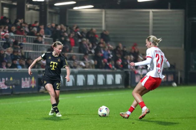 Google Pixel Frauen-Bundesliga, RB Leipzig - 1. FC Köln; 21.12.2025 Laura Donhauser (25, 1. FC Köln). Fußball, Google Pixel Frauen-Bundesliga, Saison 2025 2026, 14. Spieltag: RB Leipzig vs. 1. FC Köln am 21.12.2025, Trainingszentrum Cottaweg, Leipzig. DFB REGULATIONS PROHIBIT ANY USE OF PHOTOGRAPHS AS IMAGE SEQUENCES AND OR QUASI-VIDEO. Copyright: xBEAUTIFULxSPORTS JanxKaeferx