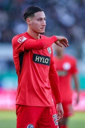 21.12.2025, Fußball, Preußen Münster - SV 07 Elversberg, 2. Fußball Bundesliga, Preußenstadion, 17.Spieltag, Saison 2025 2026: Younes Ebnoutalib (Elversberg 22) Enttäuscht ENttäuschung Mimik DFB regulations prohibit any use of photographs as image sequences and or quasi-video. Nordrhein-Westfalen Deutschland