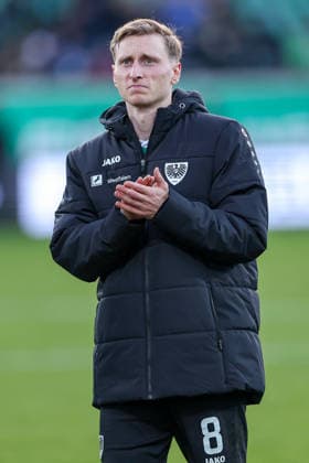 21.12.2025, Fußball, Preußen Münster - SV 07 Elversberg, 2. Fußball Bundesliga, Preußenstadion, 17.Spieltag, Saison 2025 2026: Abschlussjubel nach dem 1:1 gegen Elversberg. Joshua Mees (Preussen Muenster 08) DFB regulations prohibit any use of photographs as image sequences and or quasi-video. Nordrhein-Westfalen Deutschland *** 21 12 2025, Football, Preußen Münster SV 07 Elversberg, 2 Fußball Bundesliga, Preußenstadion, 17 Spieltag, Saison 2025 2026 Abschlussjubel nach dem 1 1 gegen Elversberg Joshua Mees Preussen Muenster 08 DFB regulations prohibit any use of photographs as image sequences and or quasi video Nordrhein Westfalen Germany