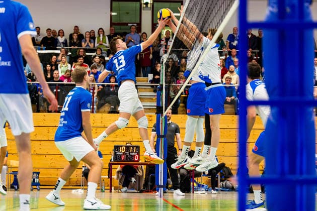 21.12.2025, GER, Volleyball, 2.BL Maenner Sued, Saison 2025 2026, Blue Volleys Gotha - L.E. Volleys Ben Bierwisch (Blue Volleys Gotha) 99867 Gotha Sporthalle Sportanlage Ernesti Thüringen Deutschland