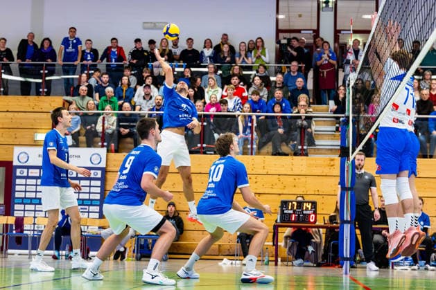 21.12.2025, GER, Volleyball, 2.BL Maenner Sued, Saison 2025 2026, Blue Volleys Gotha - L.E. Volleys Dominik Duchac (Blue Volleys Gotha) 99867 Gotha Sporthalle Sportanlage Ernesti Thüringen Deutschland