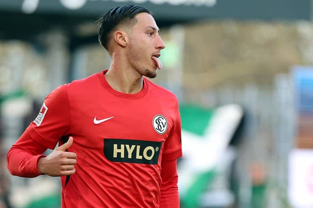 21.12.2025, xrekx, Fussball 2.Bundesliga, Preußen Münster - SV Elversberg v.l. Younes Ebnoutalib (SV 07 Elversberg) (DFL DFB REGULATIONS PROHIBIT ANY USE OF PHOTOGRAPHS as IMAGE SEQUENCES and or QUASI-VIDEO) Münster