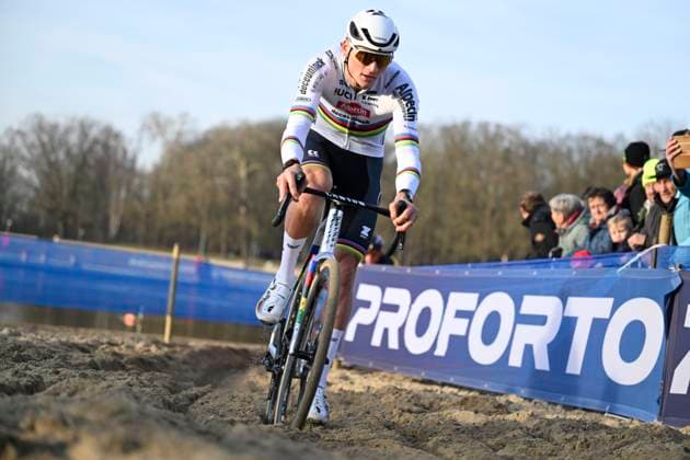 X2O Badkamers Trofee 2025-2026 Hofstade HOFSTADE, BELGIUM - DECEMBER 22 : Van Der Poel Mathieu (NED) of Alpecin-Deceuninck during the 4th leg of the Plage Cross X2O Badkamers Trofee 2025-2026 a cyclocross race for Men Elite on December 22, 2025 in Hofstade, Belgium, 22 12 2025 ( Hofstade Belgium  Copyright: xNicoxVereeckenx