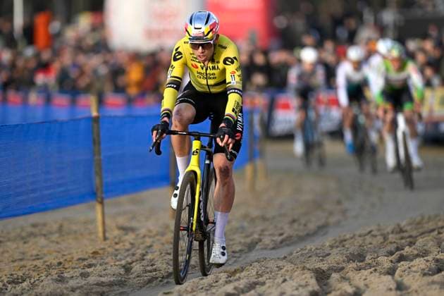 X2O Badkamers Trofee 2025-2026 Hofstade HOFSTADE, BELGIUM - DECEMBER 22 : Van Aert Wout (BEL) of Team Visma - Lease A Bike during the 4th leg of the Plage Cross X2O Badkamers Trofee 2025-2026 a cyclocross race for Men Elite on December 22, 2025 in Hofstade, Belgium, 22 12 2025 ( Hofstade Belgium  Copyright: xNicoxVereeckenx
