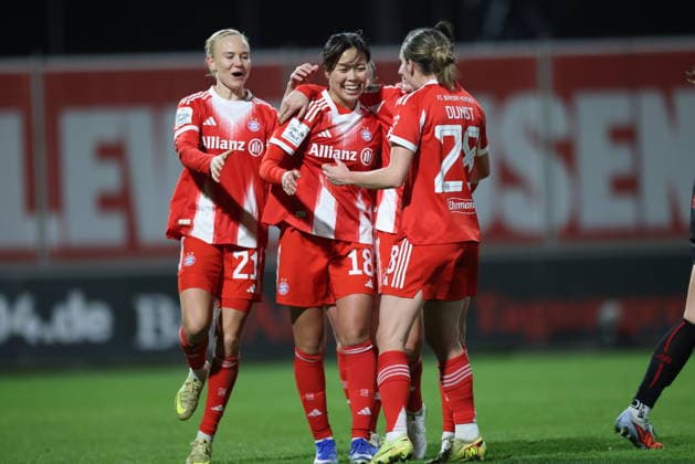GER, Leverkusen, Bayer Leverkusen vs FC Bayern München, Google Pixel Frauen Bundesliga, Fussball, DFB, Spielzeit 2025 2026, Ulrich-Haberland-Stadion, 14. Spieltag im Bild: Momoko Tanikawa (Bayern München 18) erzielt das 0:2, im Tor, Jubel und Freude, Emotionen DFB DFL REGULATIONS PROHIBIT ANY USE OF PHOTOGRAPHS AS IMAGE SEQUENCES AND OR QUASI-VIDEO, 22.12.2025 Copyright: HMBxMedia HendrikxHamelau