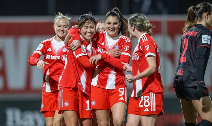 GER, Leverkusen, Bayer Leverkusen vs FC Bayern München, Google Pixel Frauen Bundesliga, Fussball, DFB, Spielzeit 2025 2026, Ulrich-Haberland-Stadion, 14. Spieltag im Bild: Momoko Tanikawa (Bayern München 18) erzielt das 0:2, im Tor, Jubel und Freude, Emotionen DFB DFL REGULATIONS PROHIBIT ANY USE OF PHOTOGRAPHS AS IMAGE SEQUENCES AND OR QUASI-VIDEO, 22.12.2025 Copyright: HMBxMedia HendrikxHamelau
