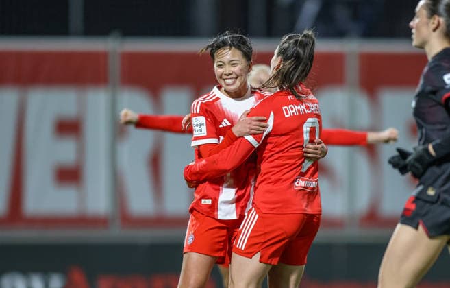 GER, Leverkusen, Bayer Leverkusen vs FC Bayern München, Google Pixel Frauen Bundesliga, Fussball, DFB, Spielzeit 2025 2026, Ulrich-Haberland-Stadion, 14. Spieltag im Bild: Momoko Tanikawa (Bayern München 18) erzielt das 0:2, im Tor, Jubel und Freude, Emotionen DFB DFL REGULATIONS PROHIBIT ANY USE OF PHOTOGRAPHS AS IMAGE SEQUENCES AND OR QUASI-VIDEO, 22.12.2025 Copyright: HMBxMedia HendrikxHamelau