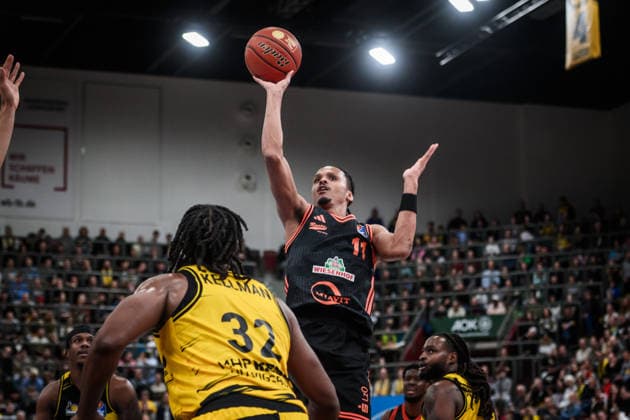 Alonzo Verge Jr. (Rasta Vechta, 11) GER, MHP Riesen Ludwigsburg - RASTA Vechta, easycredit BBL, Basketball, Bundesliga, 11. Spieltag, Spielzeit 2025 2026, 22.12.2025 GER, MHP Riesen Ludwigsburg - RASTA Vechta, easycredit BBL, Basketball, Bundesliga, 11. Spieltag, Spielzeit 2025 2026, 22.12.2025 Ludwigsburg Copyright: xSandyxDinkelackerx EP_SDR