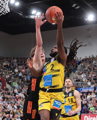 Ludwigsburg , easyCredit Basketball Bundesliga MHP Riesen Ludwigsburg vs. Rasta Vechta , Tray Buchanan ( Riesen )