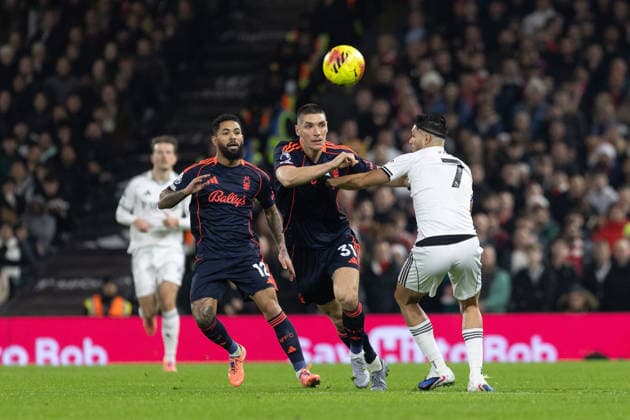 Nikola Milenkovic of Nottingham Forest and Raul Jimenez of Fulham challenging for the ball during the Premier League match between Fulham and Nottingham Forest at Craven Cottage on December 22, 2025 in London, England. (Photo by Pedro Soares SPP) Copyright: xPedroxSoaresx xSPPx Sportspressphoto_SPR76558