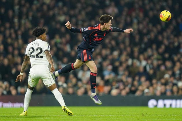 Fulham v Nottingham Forest, Premier League NicolÃ² Savona of Nottingham Forest under pressure from Kevin of Fulham during the Fulham v Nottingham Forest Premier League match at Craven Cottage, London, England on 22 December 2025 Credit: Dylan Hepworth Every Second Media Editorial use only. All images are copyright Every Second Media Limited. No images may be reproduced without prior permission. All rights reserved. Premier League and Football League images are subject to licensing agreements with Football DataCo Limited. see https: www.football-dataco.com Copyright: xIMAGO EveryxSecondxMediax ESM-1722-0028 DylanxHepworthx xEveryxSecondxMediax