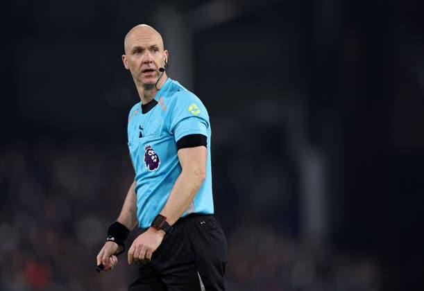 London, England, 22nd December 2025. Referee Anthony Taylor during the Fulham vs Nottingham Forest Premier League match at Craven Cottage, London. Picture credit should read: David Klein Sportimage EDITORIAL USE ONLY. No use with unauthorised audio, video, data, fixture lists, club league logos or live services. Online in-match use limited to 120 images, no video emulation. No use in betting, games or single club league player publications. SPI_DK_084_Fulham_Forest SPI-4392-0084