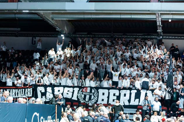 23.12.2025, xomx, Basketball EuroCup, Niners Chemnitz - Besiktas JK Istanbul v.l. Geastefans. Chemnitz