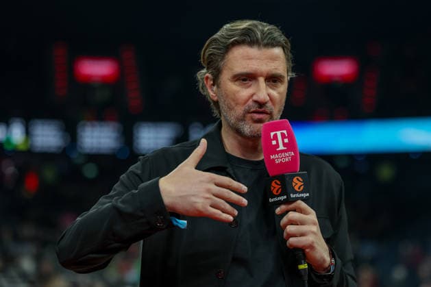 Marko Pesic (FC Bayern Basketball, Geschaeftsfuehrer, Chief Executive Officer) gestikuliertbeim Interview vor dem Spiel, GER, FC Bayern Basketball vs. Hapoel Tel Aviv, Basketball, Euroleague, 18. Spieltag, Saison 2025 2026, 23.12.2025, GER, FC Bayern Basketball vs. Hapoel Tel Aviv, Basketball, Euroleague, 18. Spieltag, Saison 2025 2026, 23.12.2025 Muenchen Copyright: xEibner-Pressefoto JennixMaulx EP_JML