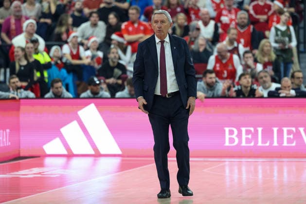 Svetislav Pesic (FC Bayern Basketball, Chef-Trainer), GER, FC Bayern Basketball vs. Hapoel Tel Aviv, Basketball, Euroleague, 18. Spieltag, Saison 2025 2026, 23.12.2025, GER, FC Bayern Basketball vs. Hapoel Tel Aviv, Basketball, Euroleague, 18. Spieltag, Saison 2025 2026, 23.12.2025 Muenchen Copyright: xEibner-Pressefoto JennixMaulx EP_JML