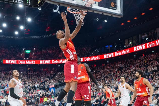 Isiaha Mike 22 (FC Bayern Basketball), FC Bayern Basketball vs. Hapoel IBI Tel Aviv, EuroLeague 18. Spieltag, 23.12.2025 Muenchen Bayern Deutschland