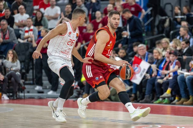 Yam Madar 26 (Hapoel IBI Tel Aviv), Stefan Jovic 16 (FC Bayern Basketball), FC Bayern Basketball vs. Hapoel IBI Tel Aviv, EuroLeague 18. Spieltag, 23.12.2025 Muenchen Bayern Deutschland