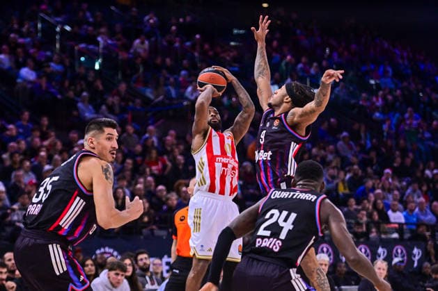 BASKET : Paris Basket vs Etoile Rouge Belgrade - Euroleague - 23 12 2025 CODI MILLER MCINTYRE ( 0 - Crvena Zvezda Meridianbet Belgrade ) and LAMAR STEVENS ( 9 - Paris Basket ) during the Euroleague match between Paris Basketball and Crvena Zvezda Meridianbet Belgrade at Accor Arena on December 23, 2025 in Paris, France. ( Photo by Federico Pestellini PSNewz ) - ParisFrance  Copyright: xFedericoxPestellinix