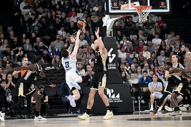 Asvel-Anadolu Efes Istanbul. Euroligue. 23 décembre 2025 PHOTOPQR LE PROGRES Joël PHILIPPON - Décines-Charpieu 23 12 2025 - Asvel-Anadolu Efes Istanbul. Euroligue. 23 décembre 2025 -Bastien Vautier. Asvel-Anadolu Efes Istanbul. Basket Euroleague Asvel (Lyon Villeurbanne) vs Istanbul Décines-Charpieu Rhône Rhône-Alpes France  Copyright: xPHOTOPQR LExPROGRES MAXPPPxJoëlxPHILIPPONx 20251223LPL5430 20251223LPL5430