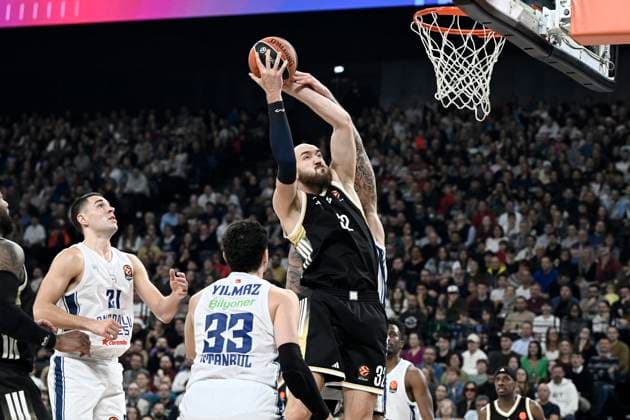 Asvel-Anadolu Efes Istanbul. Euroligue. 23 décembre 2025 PHOTOPQR LE PROGRES Joël PHILIPPON - Décines-Charpieu 23 12 2025 - Asvel-Anadolu Efes Istanbul. Euroligue. 23 décembre 2025 -Bastien Vautier. Asvel-Anadolu Efes Istanbul. Basket Euroleague Asvel (Lyon Villeurbanne) vs Istanbul Décines-Charpieu Rhône Rhône-Alpes France  Copyright: xPHOTOPQR LExPROGRES MAXPPPxJoëlxPHILIPPONx 20251223LPL5433 20251223LPL5433