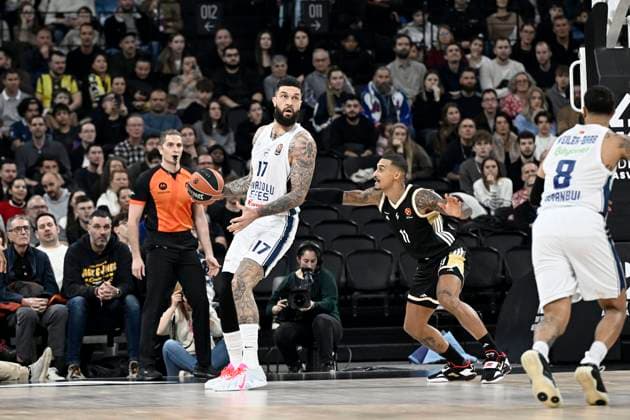 Asvel-Anadolu Efes Istanbul. Euroligue. 23 décembre 2025 PHOTOPQR LE PROGRES Joël PHILIPPON - Décines-Charpieu 23 12 2025 - Asvel-Anadolu Efes Istanbul. Euroligue. 23 décembre 2025 -Vincent Poirier. Asvel-Anadolu Efes Istanbul. Basket Euroleague Asvel (Lyon Villeurbanne) vs Istanbul Décines-Charpieu Rhône Rhône-Alpes France  Copyright: xPHOTOPQR LExPROGRES MAXPPPxJoëlxPHILIPPONx 20251223LPL5436 20251223LPL5436