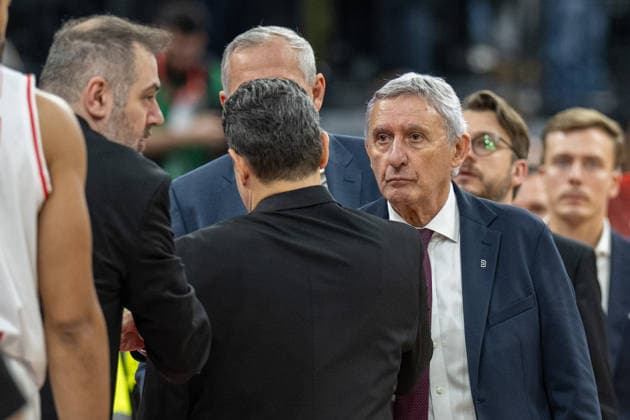 Chefcoach Svetislav Persic (FC Bayern Basketball) enttaeuscht, FC Bayern Basketball vs. Hapoel IBI Tel Aviv, EuroLeague 18. Spieltag, 23.12.2025 Muenchen Bayern Deutschland