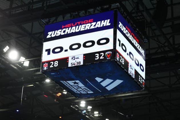 Handball I Herren I Saison 2025 2026 I Bundesliga I 24. Spieltag I HSV Hamburg - Füchse Berlin I 23.12.2025 10.000 Zuschauer beim Weihnachtsspiel gegen die Füchse Berlin Hamburg Barclaycard Arena Hamburg Deutschland Copyright: xLobeca RalfxHomburgx