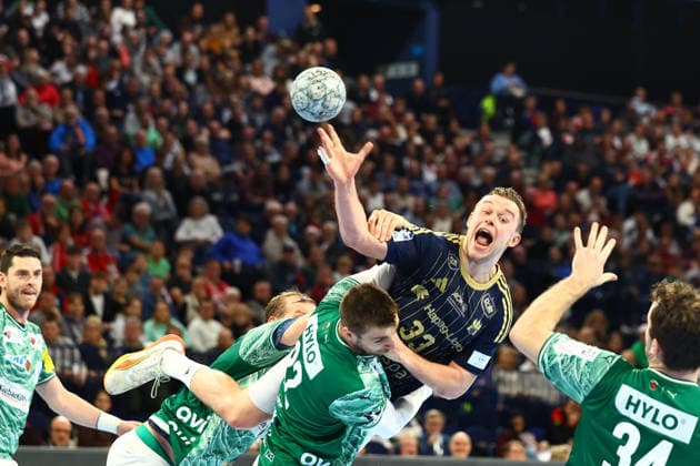 Handball I Herren I Saison 2025 2026 I Bundesliga I 24. Spieltag I HSV Hamburg - Füchse Berlin I 23.12.2025 Moritz Sauter (33, HSV Hamburg) Hamburg Barclaycard Arena Hamburg Deutschland Copyright: xLobeca RalfxHomburgx