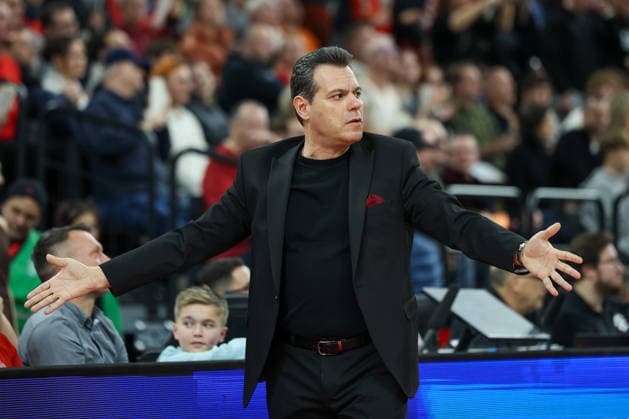 Dimitris Itoudis (Hapoel IBI Tel Aviv, Cheftrainer), GER, FC Bayern Basketball vs. Hapoel Tel Aviv, Basketball, Euroleague, 18. Spieltag, Saison 2025 2026, 23.12.2025, GER, FC Bayern Basketball vs. Hapoel Tel Aviv, Basketball, Euroleague, 18. Spieltag, Saison 2025 2026, 23.12.2025 Muenchen Copyright: xEibner-Pressefoto JennixMaulx EP_JML