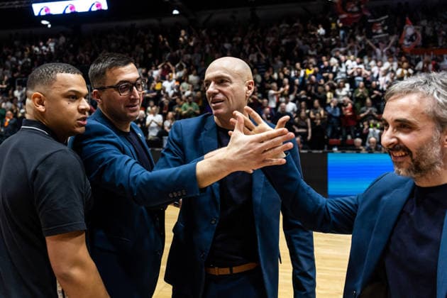 GER, BKT EuroCup, Saison 2025 2026, Niners Chemnitz - Besiktas GAIN Istanbul. 23.12.2025, Messe, Chemnitz, GER, BKT EuroCup, Saison 2025 2026, Niners Chemnitz - Besiktas GAIN Istanbul. David Gibson (Assistant Coach), Niners Chemnitz, Gjorgji Kochov (Assistant Coach), Niners Chemnitz, Rodrigo Pastore (Head Coach), Niners Chemnitz, Pablo Del Tio Munoz (Assistant Coach), Niners Chemnitz Foto Alexander Trienitz Chemnitz Messe Sachsen Deutschland