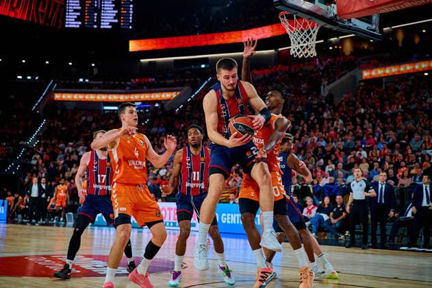 December 23, 2025, Valencia, Spain: Clement Frisch of Kosner Baskonia Vitoria-Gasteiz seen in action during the EuroLeague Basketball regular season gameday 18, between Valencia Basket (ESP) and Kosner Baskonia Vitoria-Gasteiz (ESP) at Roig Arena. Final scores: Valencia Basket 91-81 Kosner Baskonia Valencia Spain - ZUMAs197 20251223_aaa_s197_143 Copyright: xDavidxPastorxAndresx