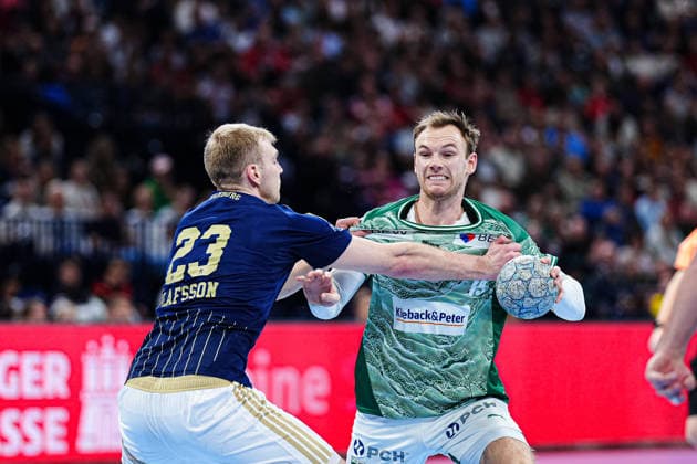 Einar Olafsson (Handball Verein Hamburg, 23), Mathias Gidsel (Fuechse Berlin, 19) GER, Handball Sport Verein Hamburg vs. Fuechse Berlin, Handball, 1. Bundesliga, Spieltag 24, Saison 2025 2026, 23.12.2025 GER, Handball Sport Verein Hamburg vs. Fuechse Berlin, Handball, 1. Bundesliga, Spieltag 24, Saison 2025 2026, 23.12.2025 Hamburg Copyright: xEibner-Pressefoto MarcelxvonxFehrnx EP_MFN