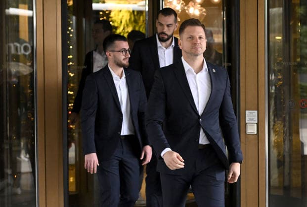 Croatia National Handball Team gather in Zagreb, Croatia Josip Rezic, Leon Susnja and Sime Tomasevic of Croatia leaves at Hotel Westin in Zagreb, Croatia, on December 26, 2025. Croatia s men™s senior handball team heads to Porec for a first phase of preparations for Men s EHF EURO 2026. In the first phase of preparations Croatia will play friendly match against North Macedonia.  MarkoxLukunic PIXSELL