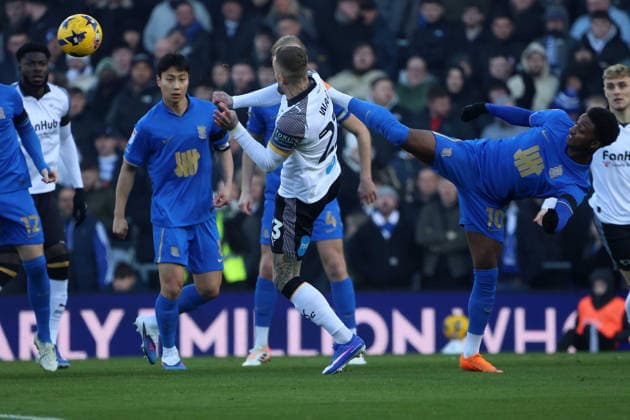 Birmingham City v Derby County, EFL Sky Bet Championship Birmingham CityÊDemarai GrayÊDerby CountyÊJoe WardÊ during the EFL Sky Bet Championship match between Birmingham City and Derby County at the St Andrew s @ Knighthead Park, Birmingham, UK on 26 December 2025. Birmingham St Andrew s @ Knighthead Park West Midlands UK Editorial use only DataCo restrictions apply See www.football-dataco.com , Copyright: xAndyxShawx PSI-23459-0002
