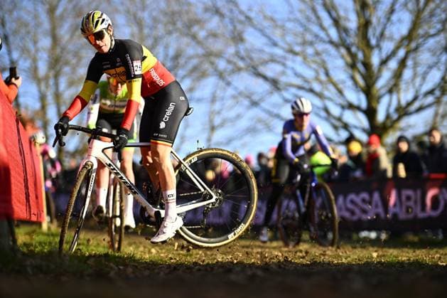Belgian Marion Norbert Riberolle pictured in action during the women s elite race of the World Cup cyclocross cycling event in Gavere on Friday 26 December 2025, stage 7 (out of 12) of the UCI World Cup competition. JASPERxJACOBS  x151534040x