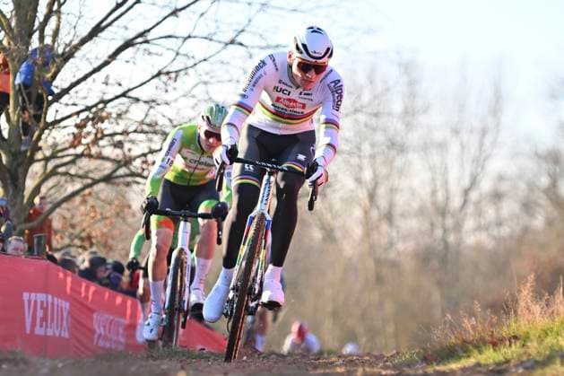 UCI Cyclocross World Cup 2025-2026 Gavere GAVERE, BELGIUM - DECEMBER 26 : Van Der Poel Mathieu (NED) of Alpecin-Deceuninck, Vandebosch Toon (BEL) of Crelan-Corendon during the 7th leg of the Gavere UCI Cyclocross World Cup 2025-2026 a cyclocross race for Men Elite on December 26, 2025 in Gavere, Belgium, 26 12 2025 ( Gavere Belgium  Copyright: xBcex