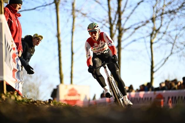 Belgian Laurens Sweeck pictured in action during the men s elite race of the World Cup cyclocross cycling event in Gavere on Friday 26 December 2025, stage 7 (out of 12) of the UCI World Cup competition. JASPERxJACOBS  x151553206x